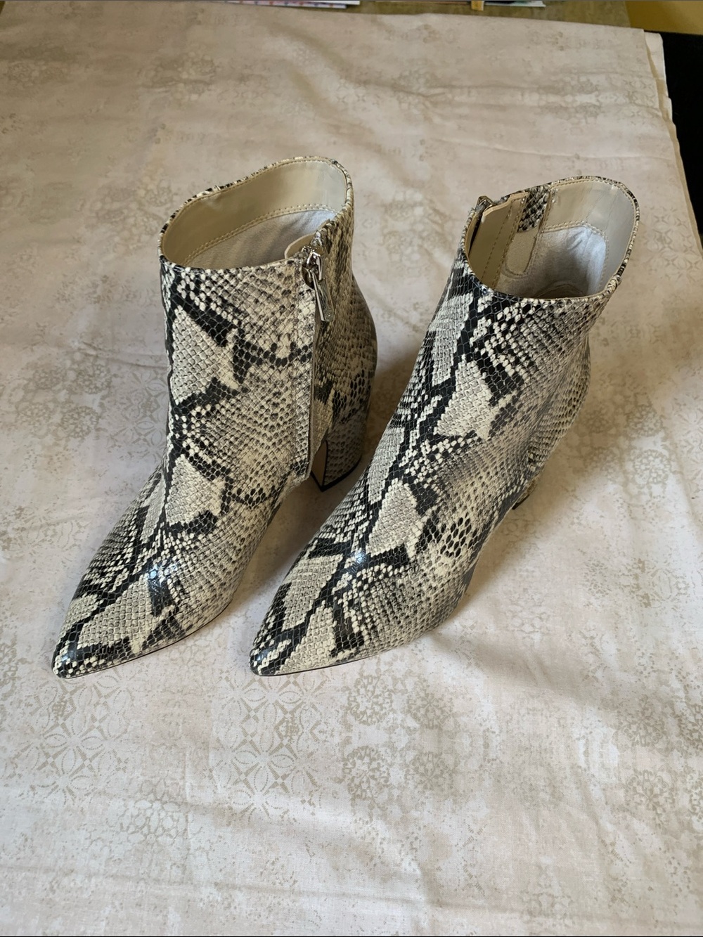 Sam Edelman Snake-Print Pointed Toe Ankle Boots - Cream/Black. Sz 7. NWOT.